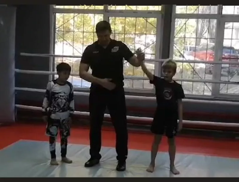 FIGHTING ACADEMY. Клуб братьев Лапшиных: Тренировки ММА для детей 6-8 лет